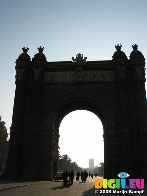 20698 View through Arc de Triomphe